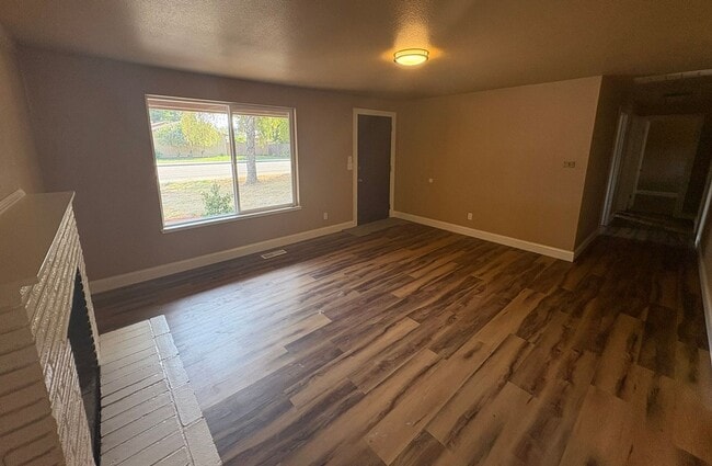 Foto del edificio - 3 Bedroom/2 Bath single story home