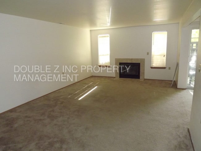 Building Photo - 3939 10th St SE