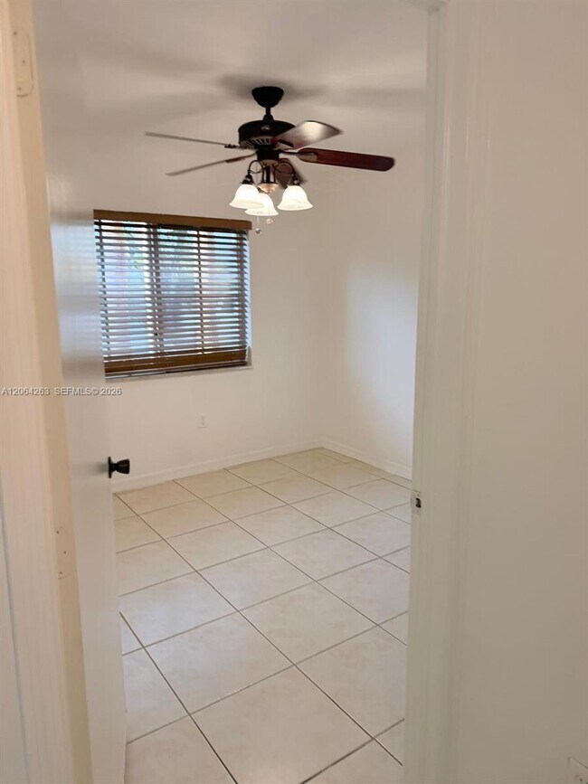 Foto del edificio - 1250 SE 26th St