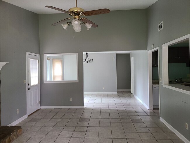 Foto del edificio - MIDDLE CREEK~909 BRAMBLEWOOD