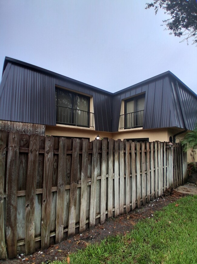 Building Photo - 131 Lake Arbor Dr