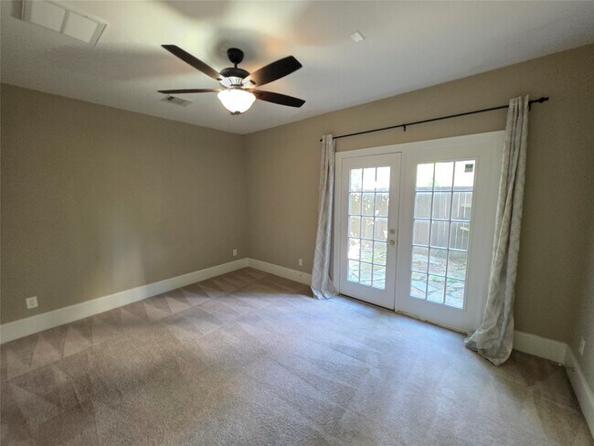 Building Photo - 4315 Schuler St