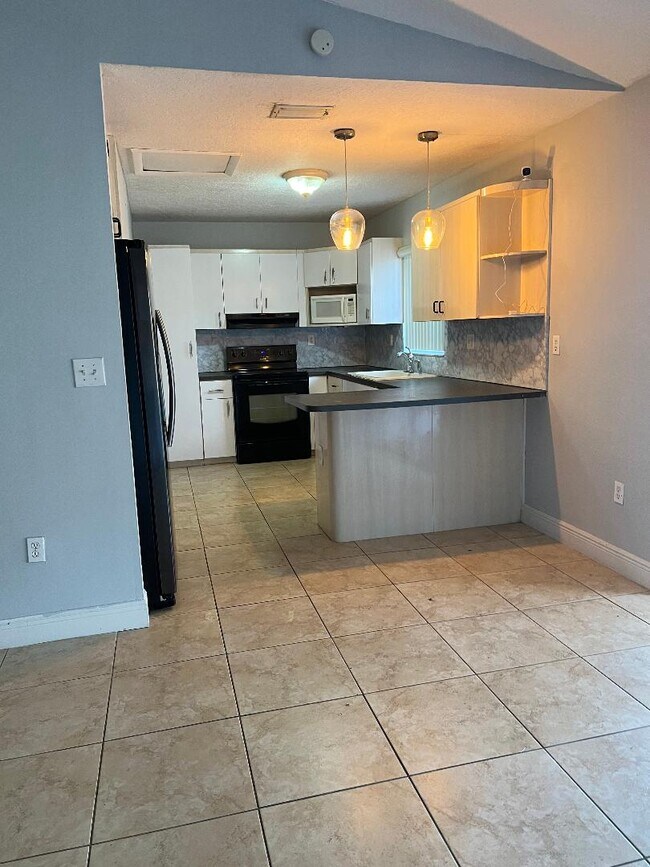 Foto del edificio - 17185 SW 145th Ave