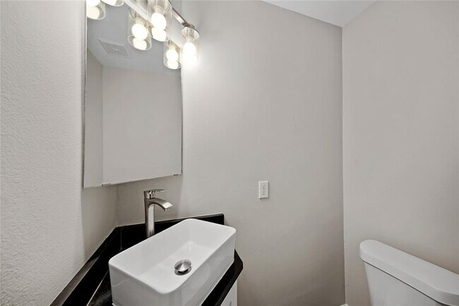 Foto del edificio - 2218 Winrock Blvd