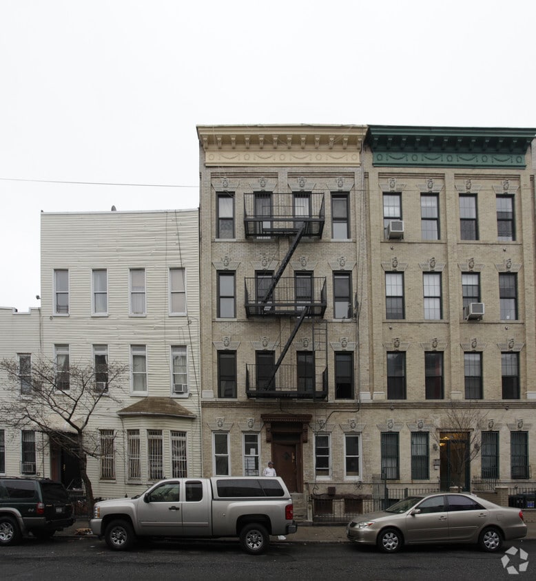 Building Photo - 287 Troutman St