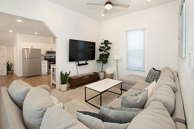 Foto del edificio - 1842 Kearney Ave