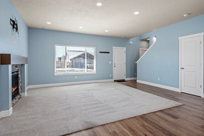 Foto del edificio - 280 NW Double Eagle Ave