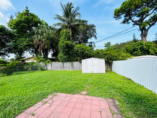 Foto del edificio - 14320 NE 18th Ave
