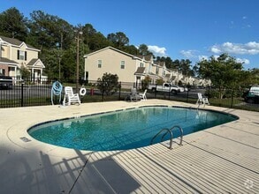 Building Photo - 111 Maddux Ln