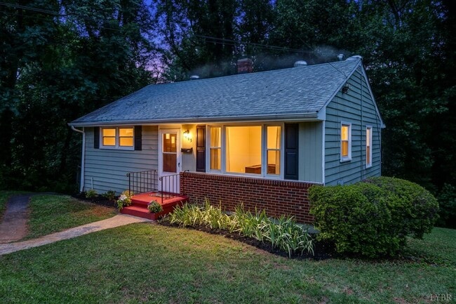 Building Photo - 4605 Greenwood Dr