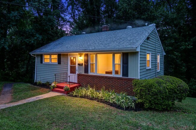 Foto del edificio - 4605 Greenwood Dr