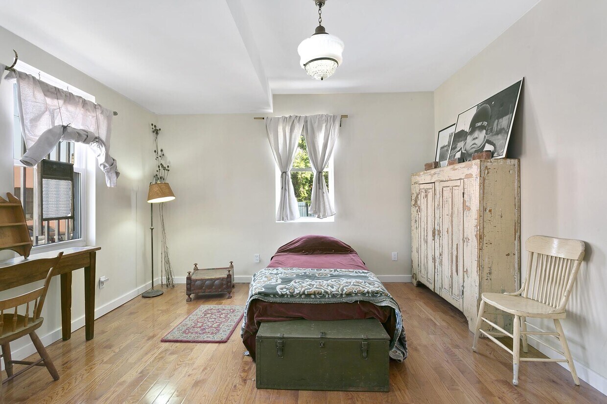 Building Photo - 58-25 57th Street