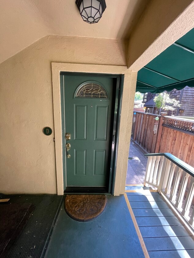 Front Door with Screen - 171 Bryant St