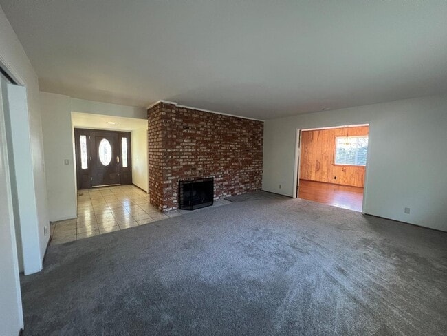 Building Photo - 6484 Camelia Dr