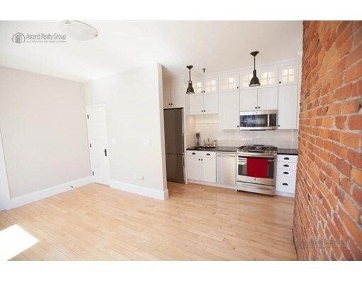 Building Photo - 362 Commonwealth Avenue