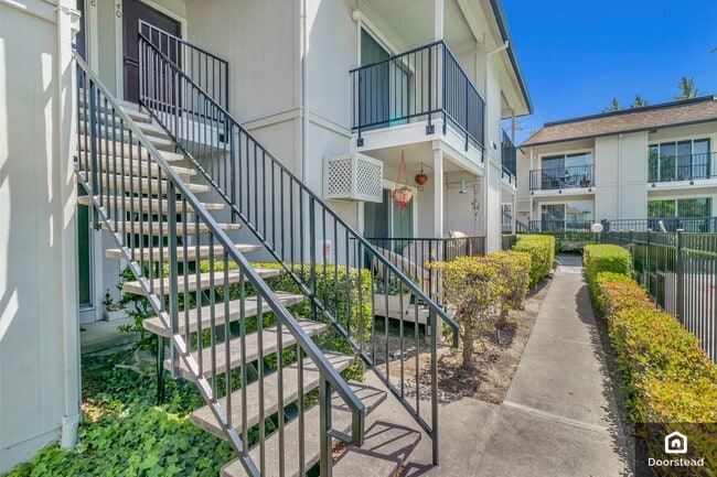 Building Photo - 1586 Sunnyvale Ave