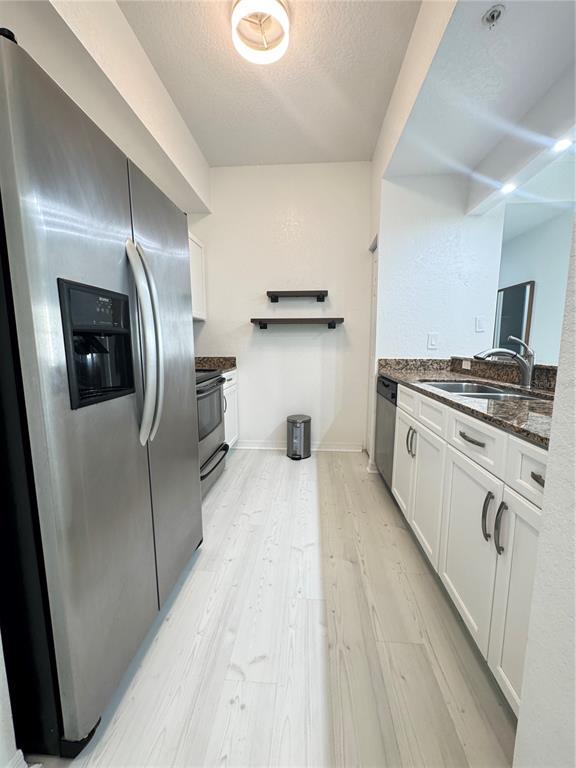 Building Photo - 1064 N Tamiami Trl