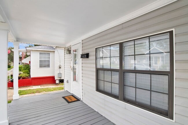 Building Photo - Furnished Downtown Pensacola Home For Rent