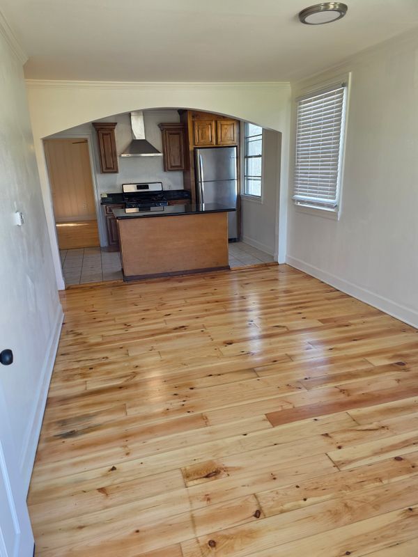 Foto del edificio - 518 Tucker Ave