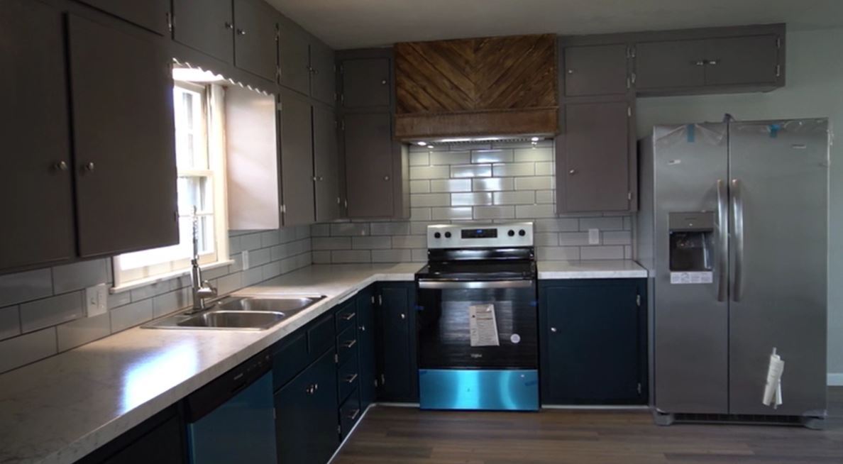 Kitchen - 1513 Holbrook St