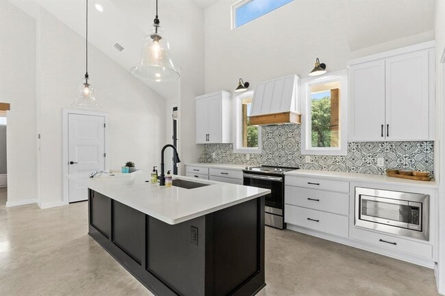 Building Photo - 22206 Briarcliff Dr