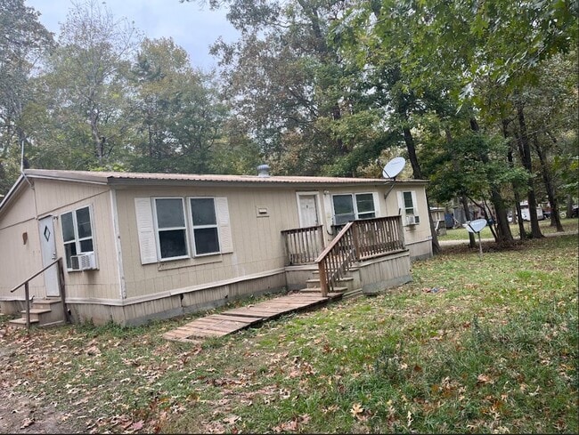 Building Photo - 15505 Parret Ln