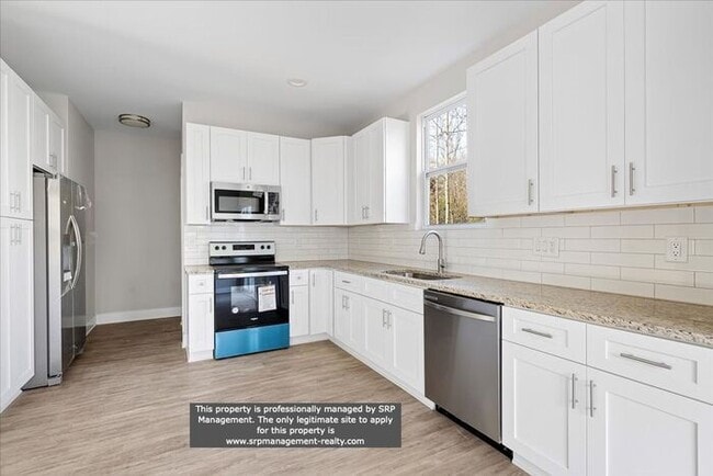 Building Photo - Stunning 3 BR / 2.5 New Construction For R...