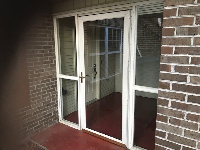 Foto del edificio - Maryville 37801 - 2 bedroom, 1.5 Condo with a 1-car garage - Contact Ed Johnson (865) 924-5045