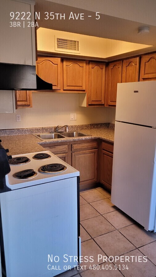 Foto del edificio - 3 Bed Condo Off 35th Ave and Dunlap!