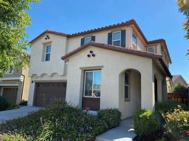 Foto principal - 1164 Irvine St