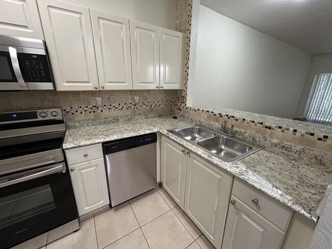 Building Photo - 14011 SW 49th St