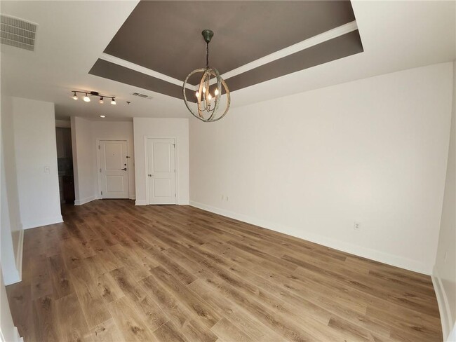 Foto del edificio - 325 East Paces Ferry Rd NE