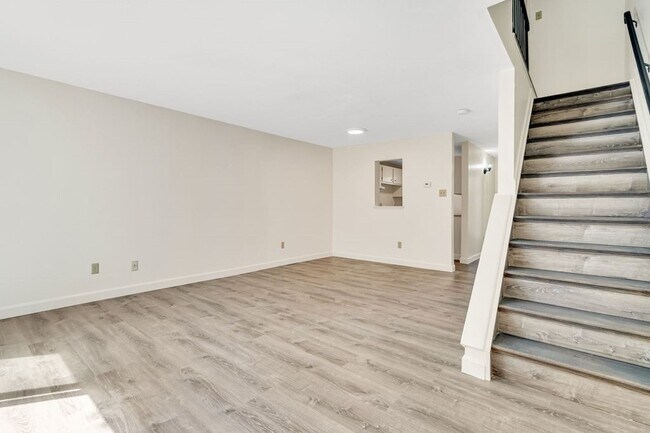 Foto del edificio - 28 Village Hill Ln