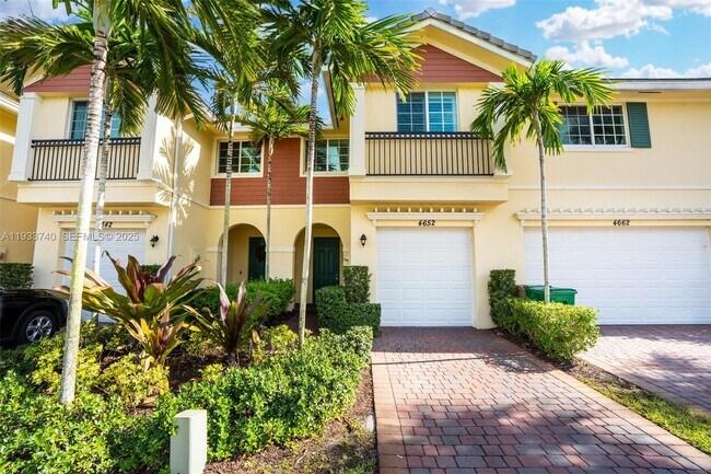 Foto del edificio - 4652 Horseshoe Cir