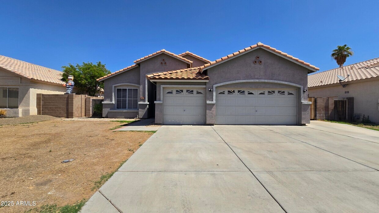 Foto principal - 15818 W Durango St