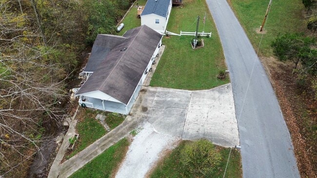 Building Photo - 1116 Je Sartain Rd