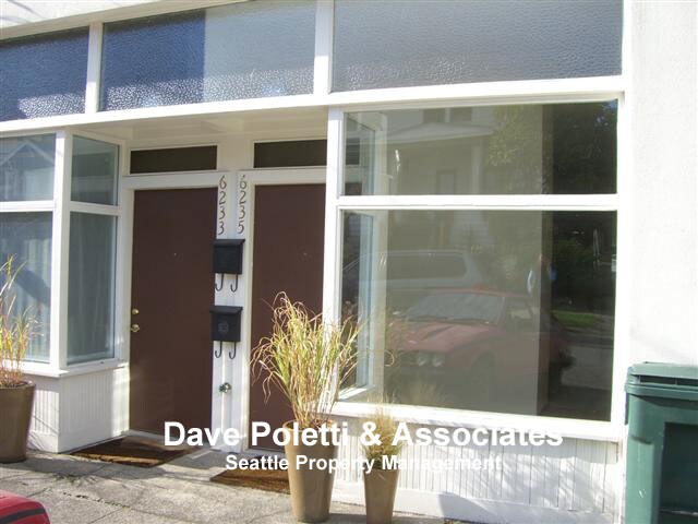 Primary Photo - 6235 Woodlawn Ave N