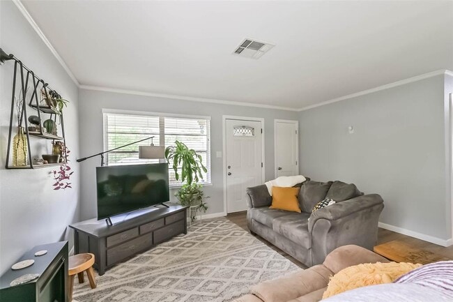 Building Photo - 10414 Woodwind Dr