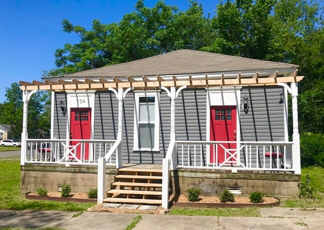 Building Photo - 104 4th St