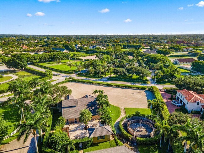 Foto del edificio - 14911 Equestrian Way