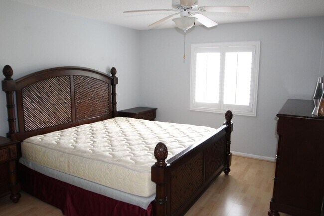 Foto del edificio - 878 SW 9th St Cir
