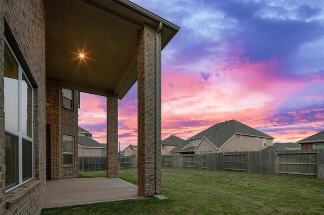 Building Photo - 4715 Hollow Tree Dr
