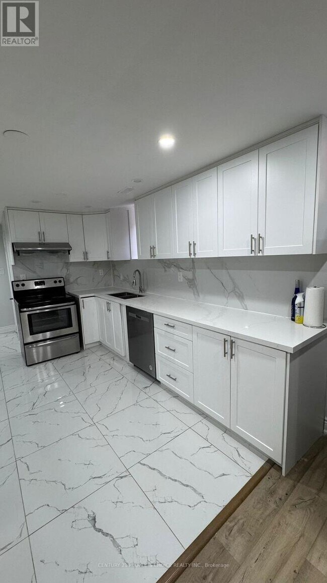 Building Photo - 7 Maywood St