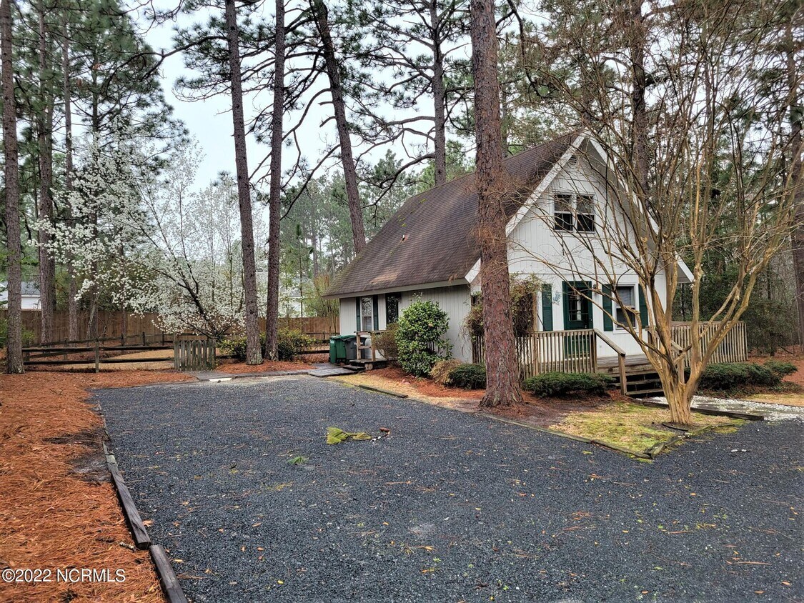 Primary Photo - 5 Browns Ct
