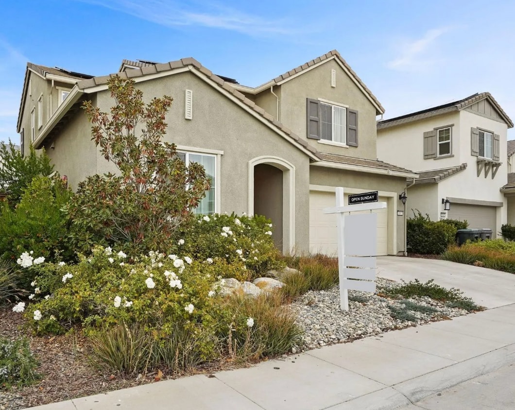 WOW! Former Roseville Model Home 4/3 + SO... - WOW!  Former Roseville Model Home 4/3 + SO...