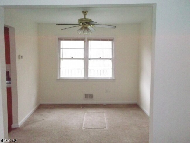 Foto del edificio - 150 Conklintown Rd