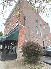 Building Photo - 860 State St