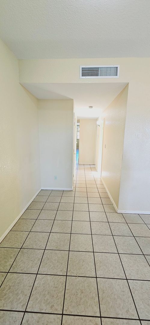 Building Photo - Van Buren, 3901