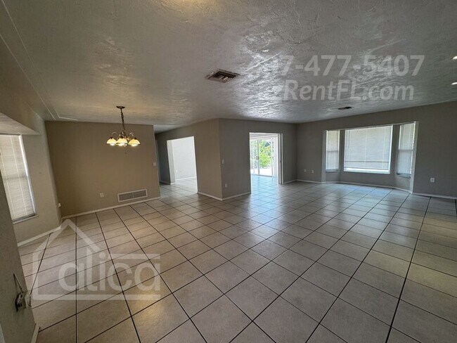 Foto del edificio - 2 Brentwood Ln