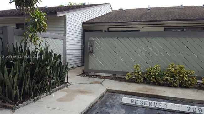 Building Photo - 3637 NW 99th Terrace